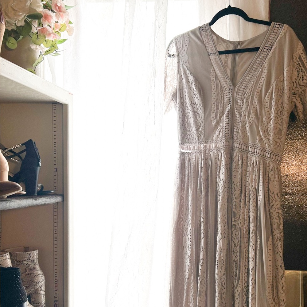 Elegant Lace Maxi Dress